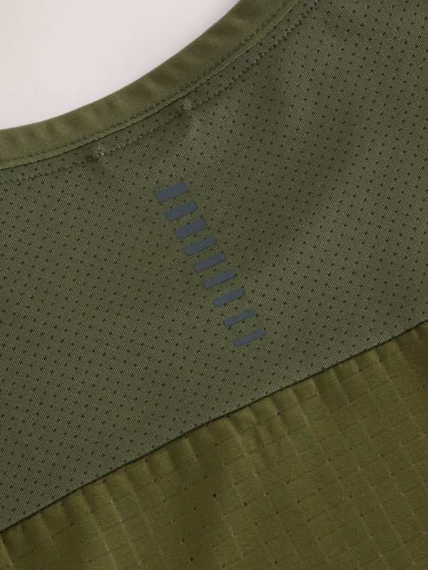 MUCHU8677 Khaki Green Active T-Shirt with Contrast Back Panel - Image 12