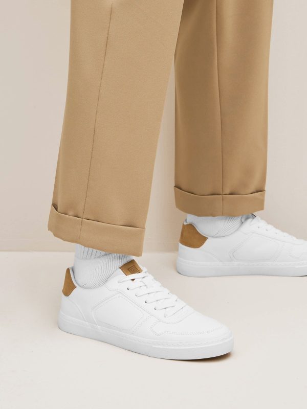 MUCHU8640 White Lace-Up Low Trainers