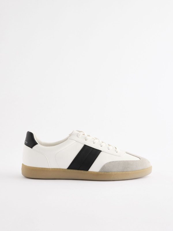 MUCHU8646 White T-Bar Low Trainers - Image 2