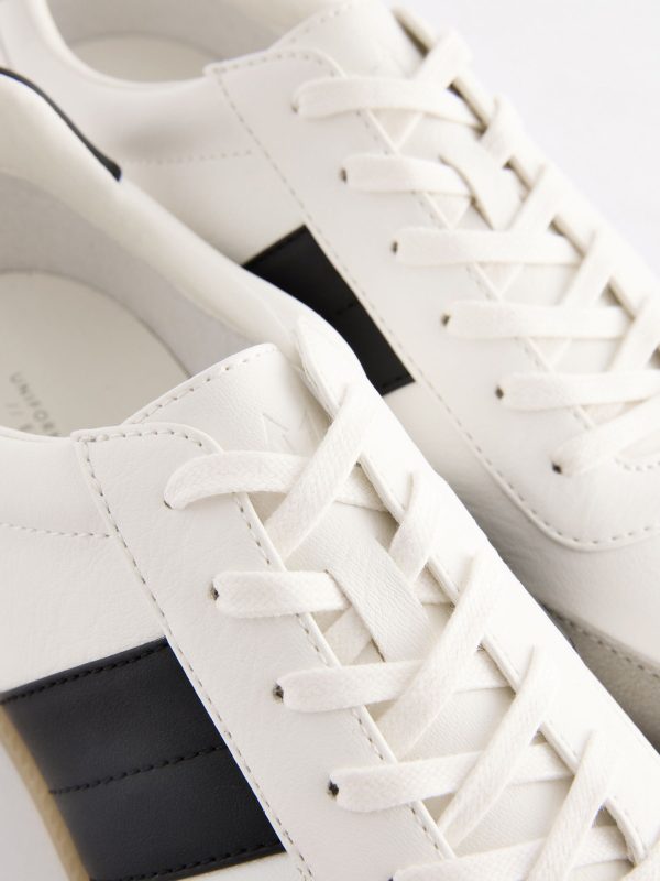 MUCHU8646 White T-Bar Low Trainers - Image 5